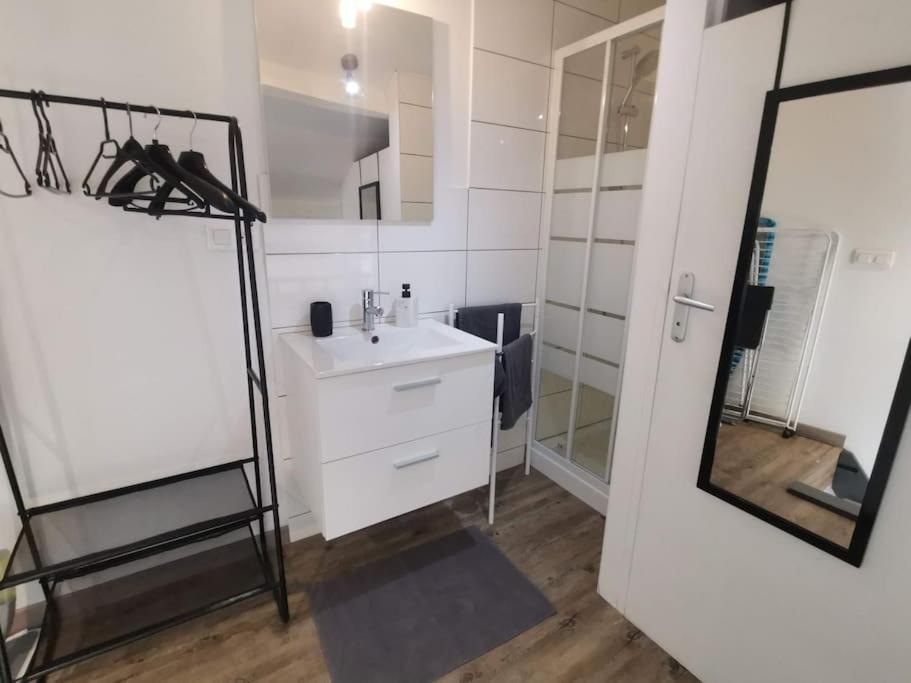 Esprit Cocooning -Proche Centre- Apartment Toulon Ngoại thất bức ảnh